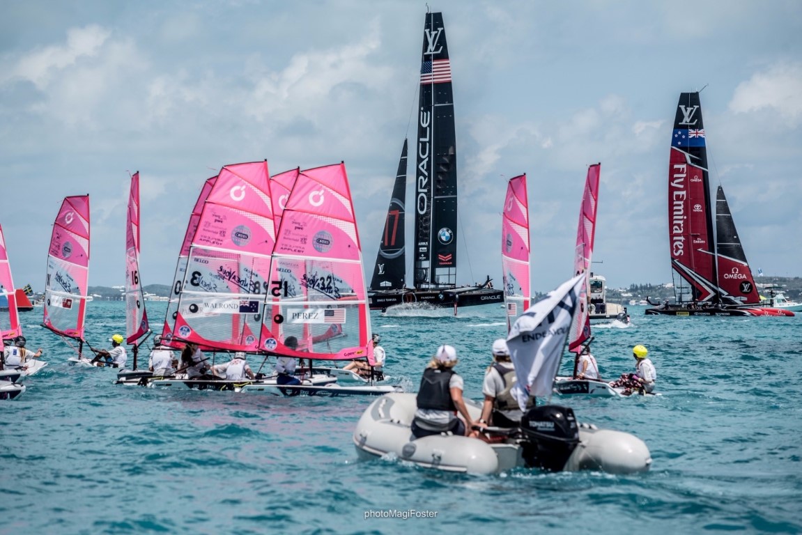 Anna Walrond, of Dunedin, in the No 3 yacht, races in the America's Cup Endeavour O'Pen Junior...