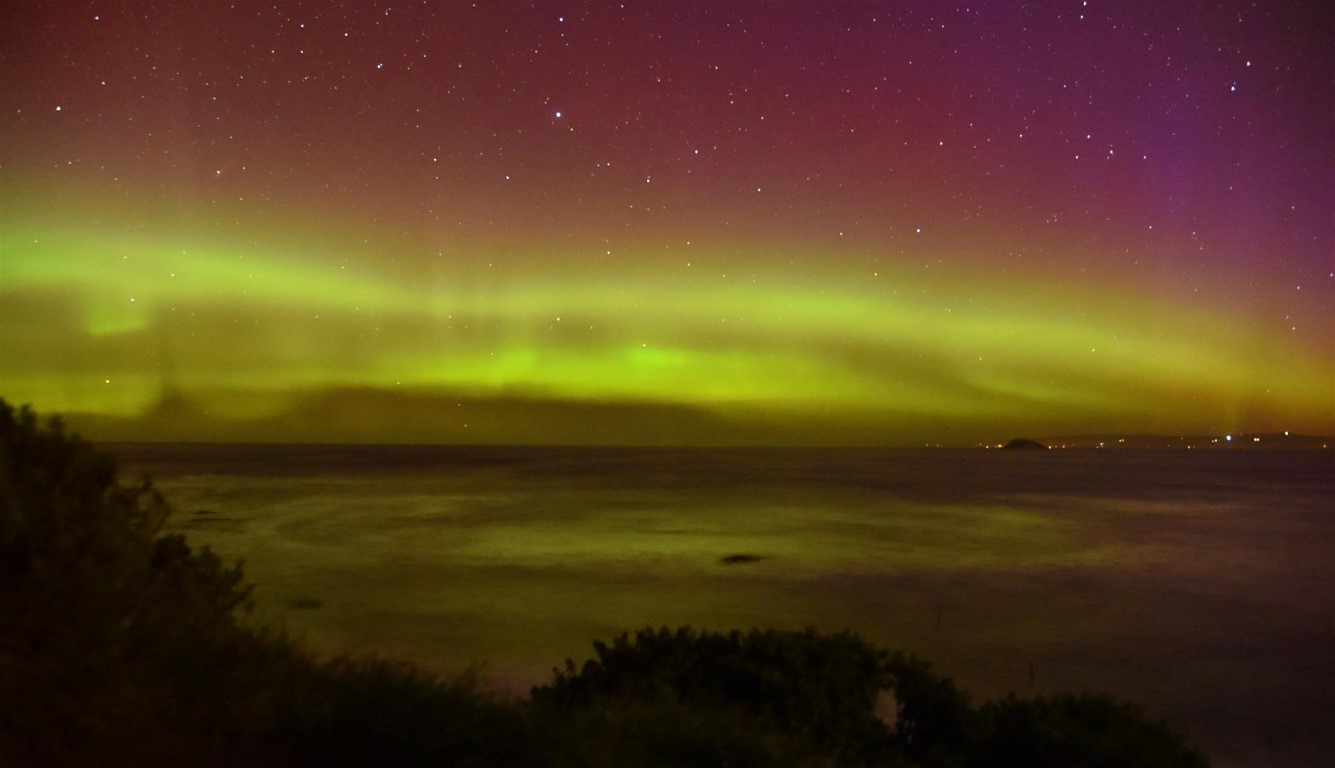 The aurora seen from Blackhead beach. Photo Craig Baxter