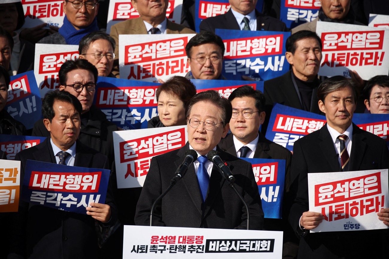 South Korea's Democratic Party leader Lee Jae-myung addresses a crowd at a rally at the national...