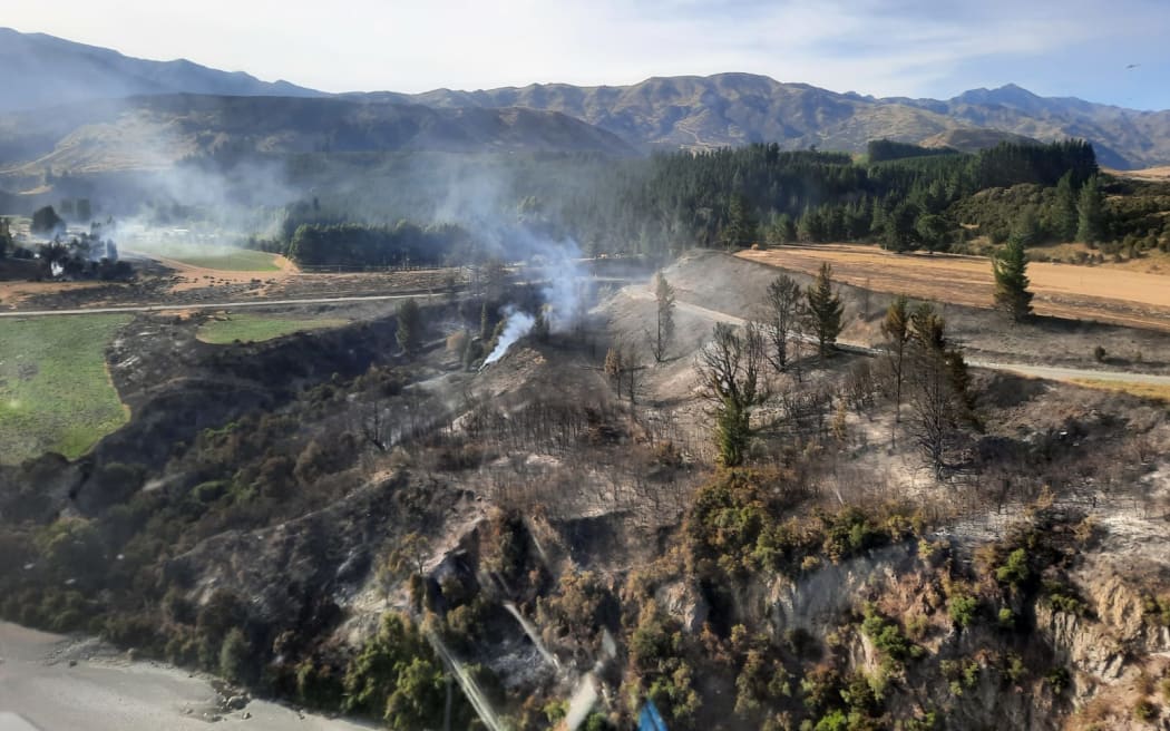 The blaze spread to 40 hectares and three nearby nearby properties were evacuated. Photo: Fenz