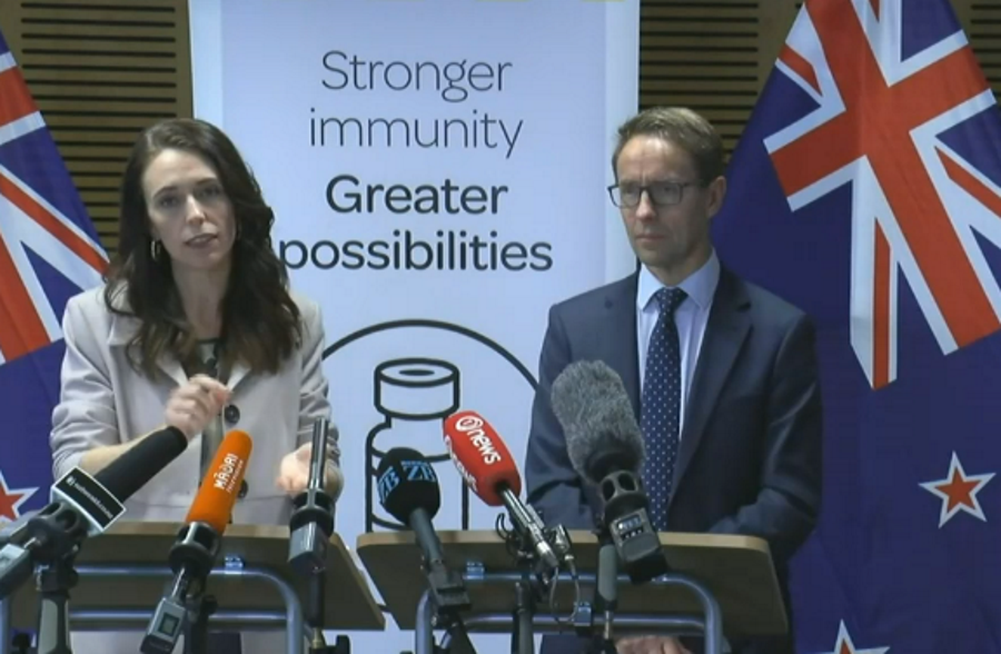 Prime Minister Jacinda Ardern and Director-General of Health Ashley Bloomfield. Image: NZ Herald 