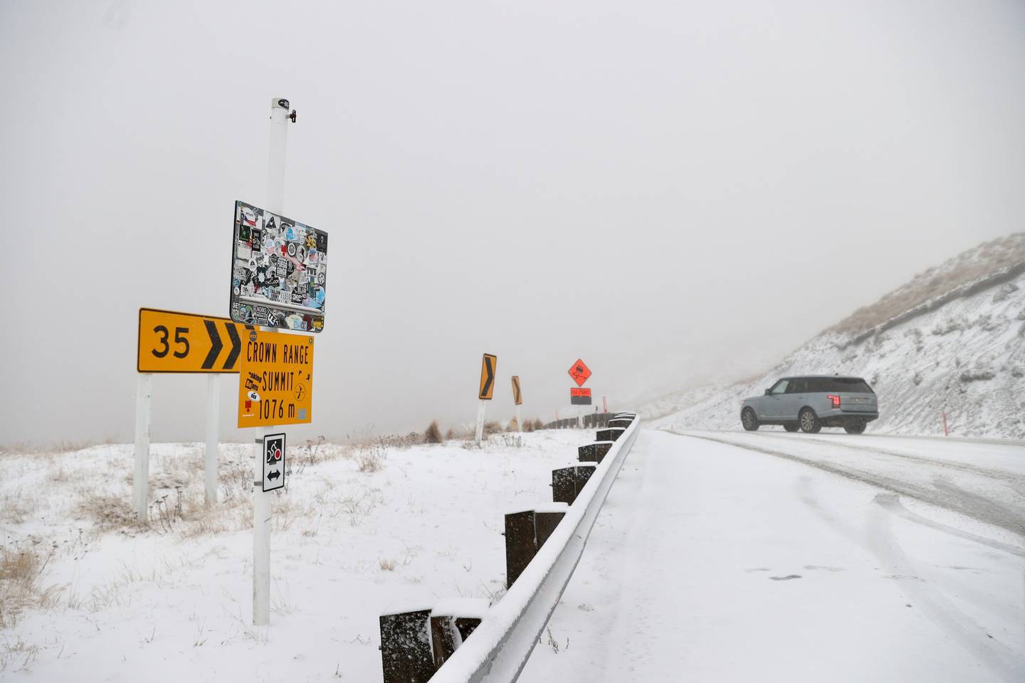 Snow on the Crown Range summit this morning. Photo: NZ Herald