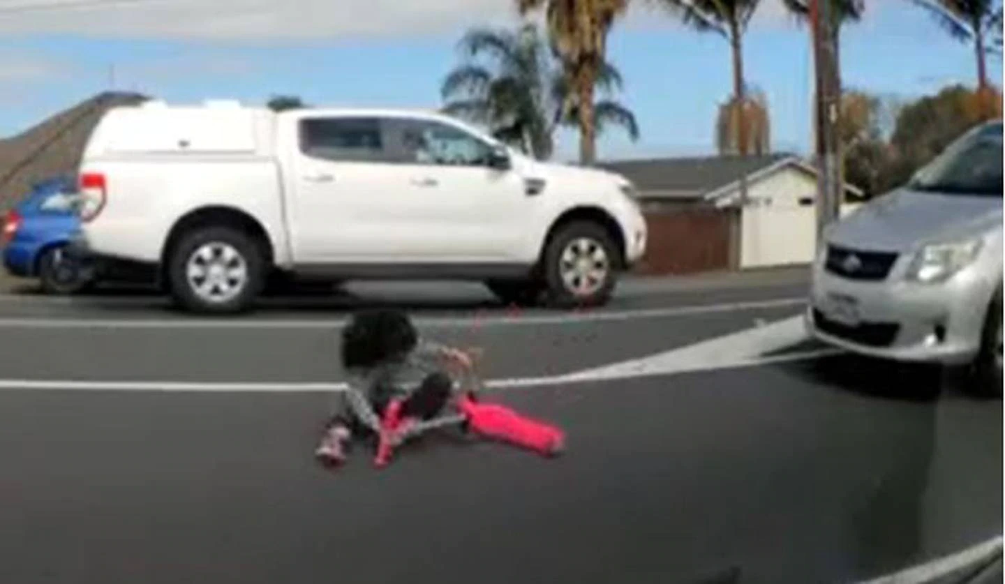 The girl was able to walk away from the impact. Photo: Dash Cam Owners New Zealand
