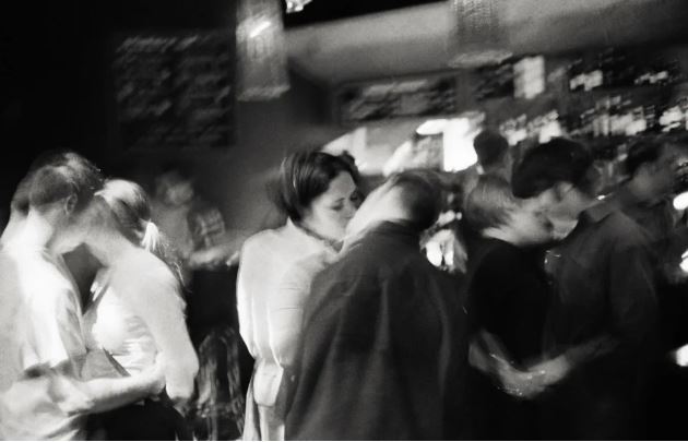 Anthony McKee's image titled "Kissing inside a bar". Photo: Anthony McKee