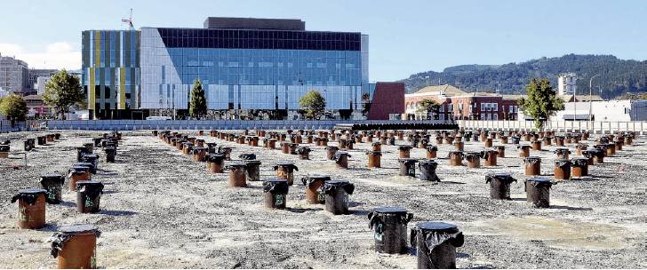 Work on the new Dunedin hospital’s inpatient building ground to a halt last year. Photo: Gerard O...