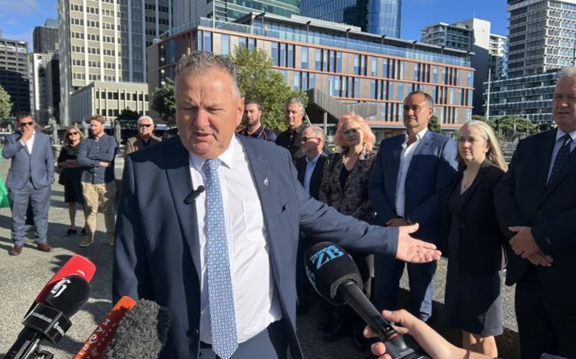 Shane Jones makes the announcement on the Wellington waterfront. Photo: RNZ 