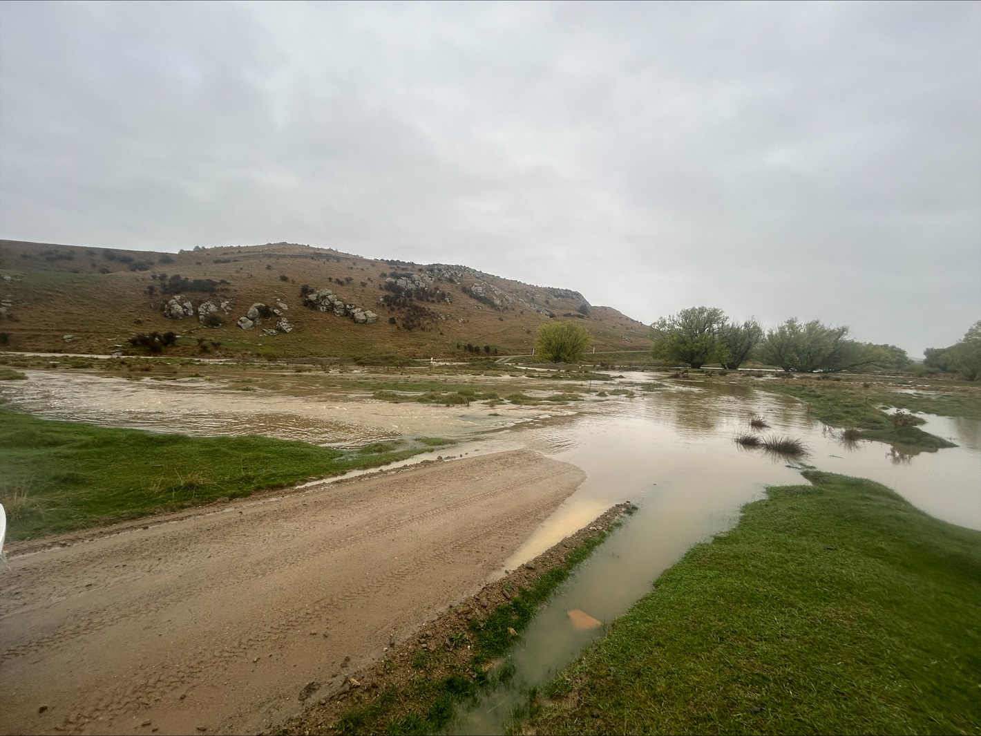 Flooding in the Auripo Rd area in the Ida Valley on Thursday morning. Photo: Fulton Hogan