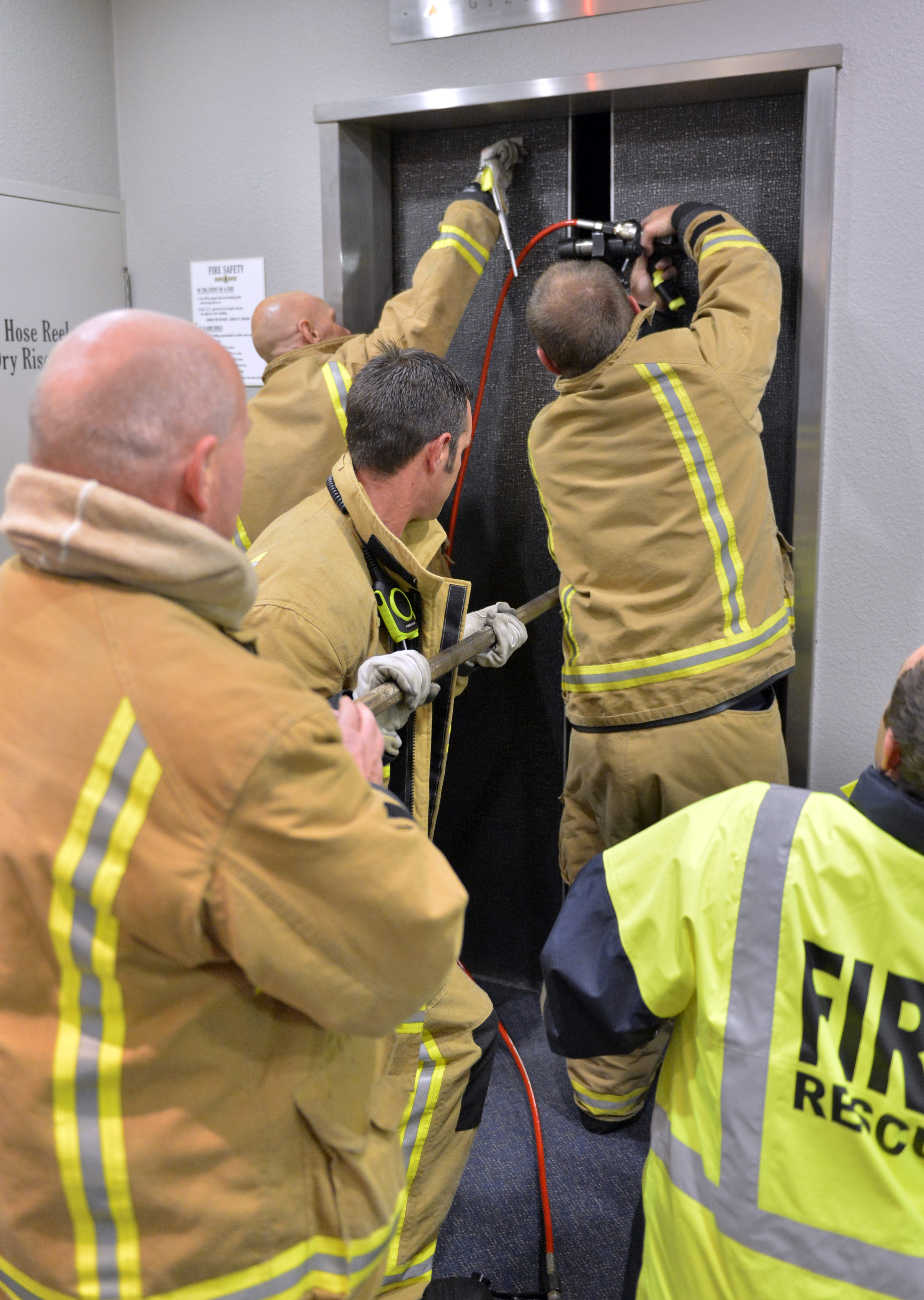 Nine Rescued From Broken Lift Otago Daily Times Online News