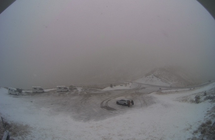 Snow on the Crown Range late on Saturday morning. Photo: MetService webcam