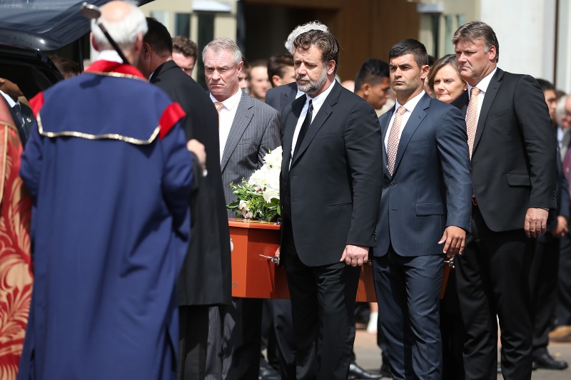 Russell Crowe was pallbearer at cousin Martin Crowe's funeral