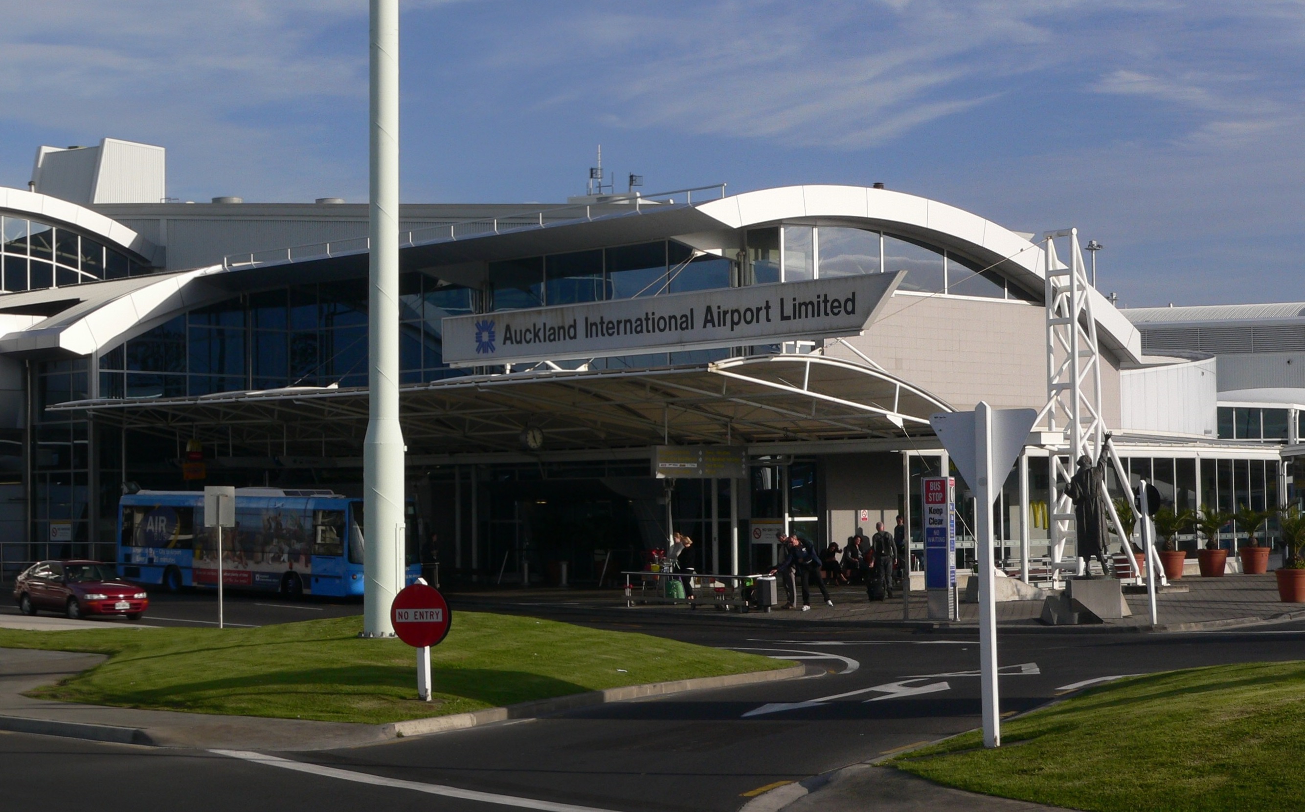 An Airport Security dog has been shot after causing delays to 16 flights at Auckland Airport...