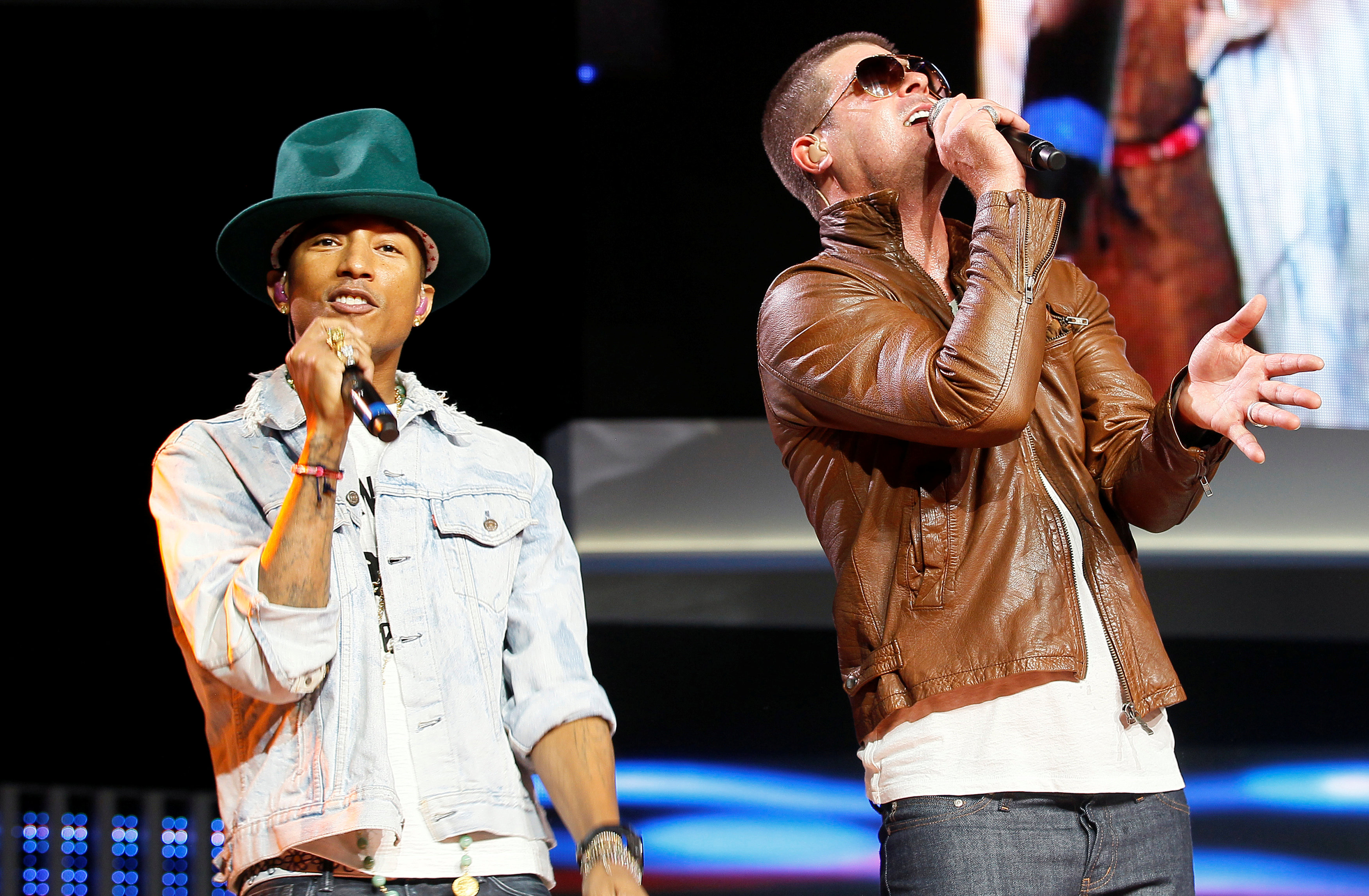 Pharrell Williams and Robin Thicke. Robin Thicke blurred lines. Боня и Фаррелл Уильямс.