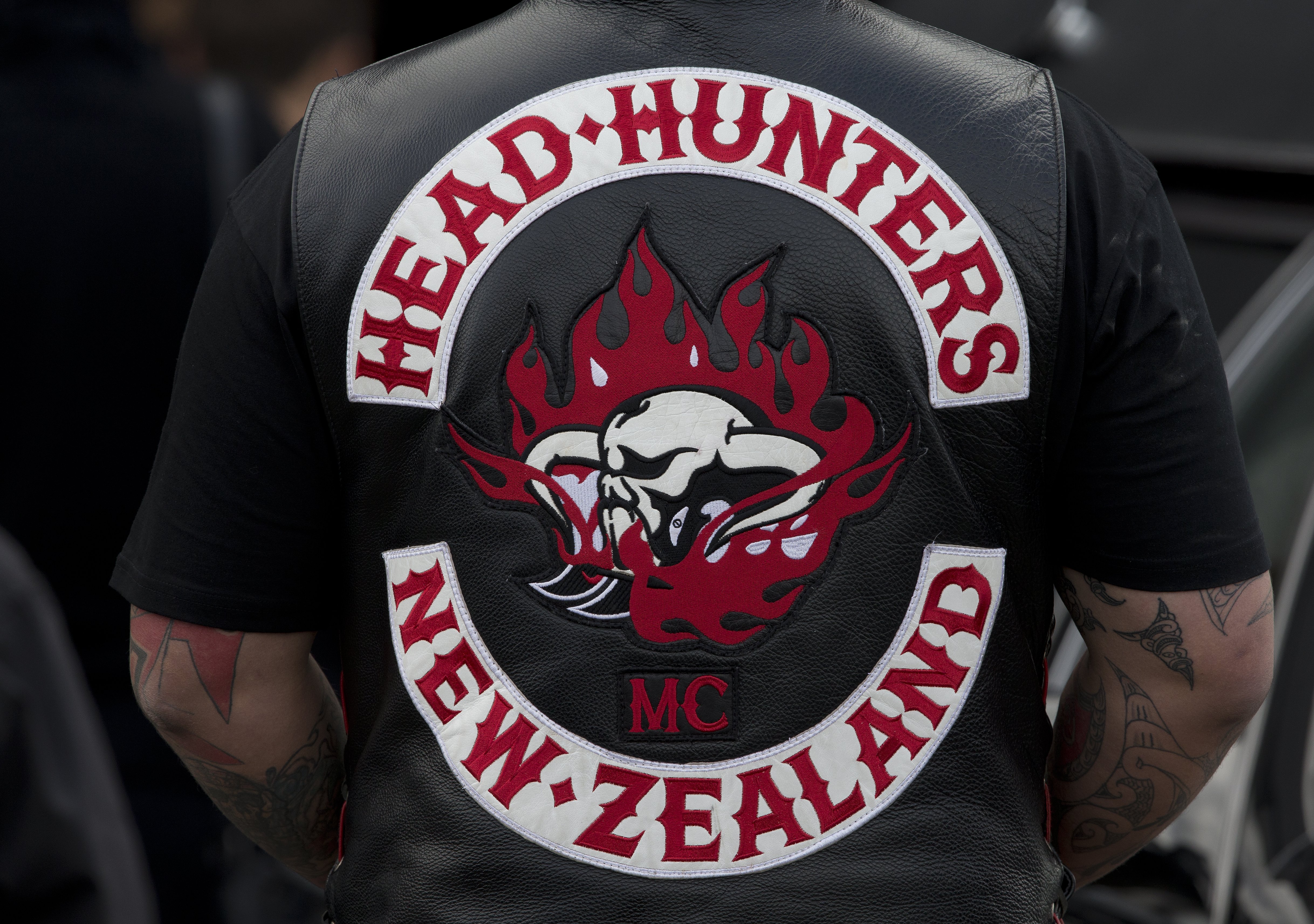 Хэд хантер санкт петербург. HEADHUNTERS MC. Хэд Хантер ФК. Байкеры логотип псы. Gosha Geng логотип.