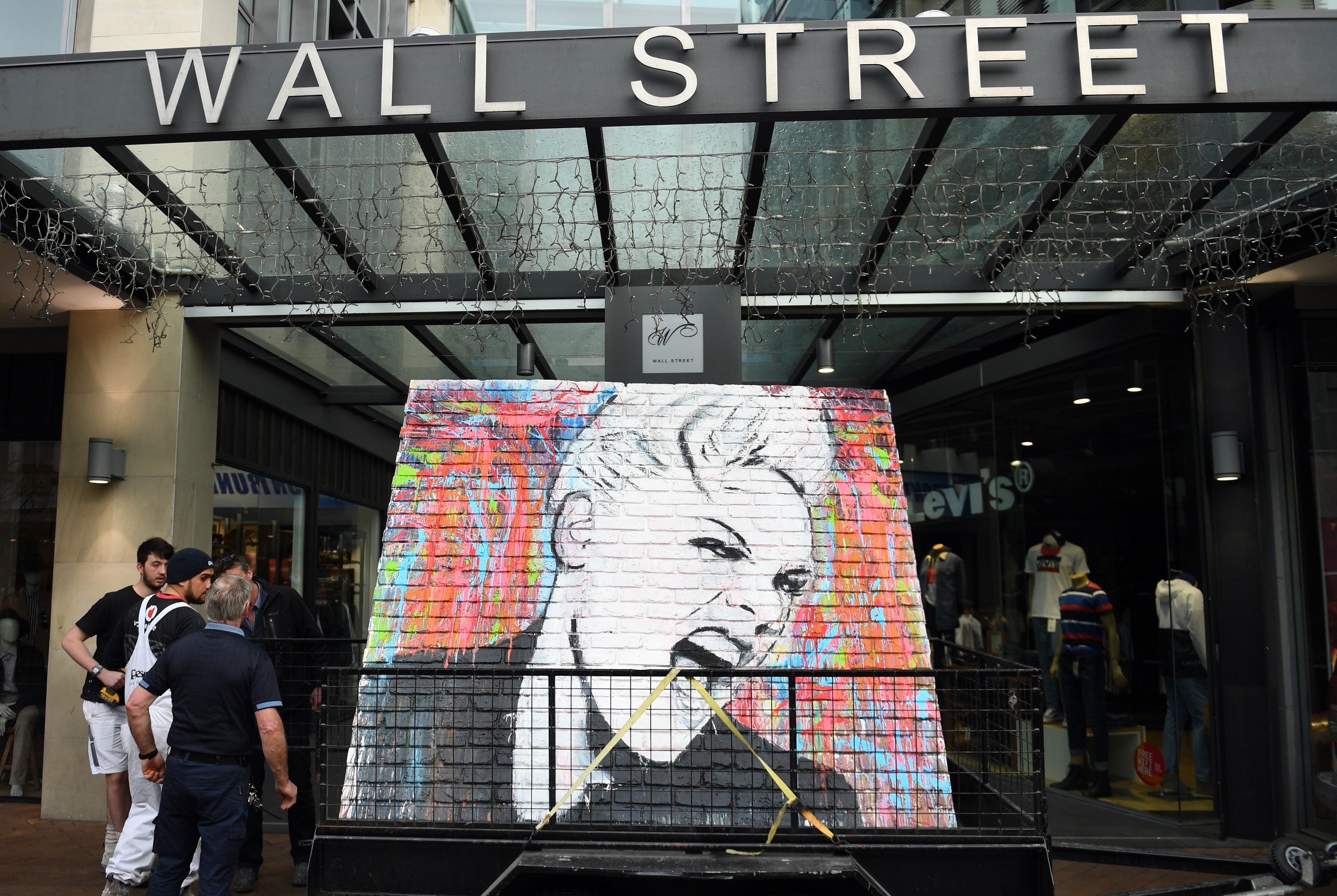 The Pink mural arrives at Wall Street Mall this morning. Photo: Stephen Jaquiery