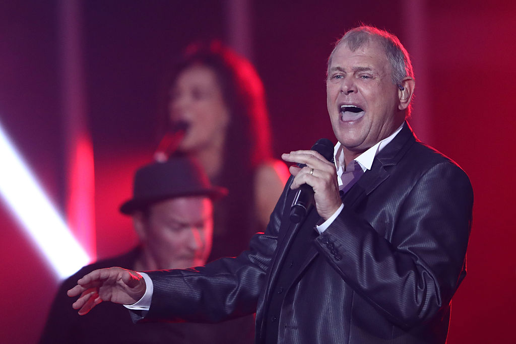 John Farnham performs in Sydney in 2016. Photo: Getty