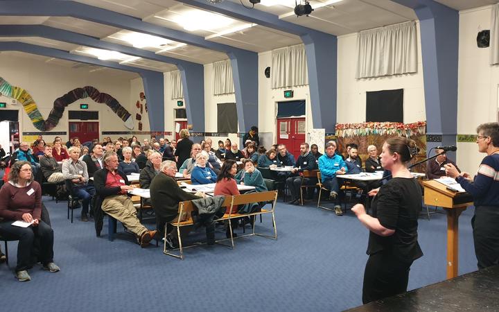 South Dunedin residents met with scientists, engineers and policy makers last night. Photo: RNZ