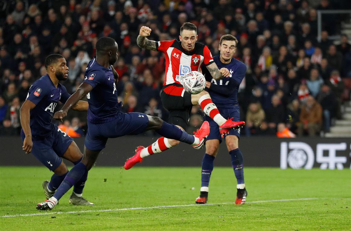 Southampton's Danny Ings has a shot at goal. Photo: Reuters
