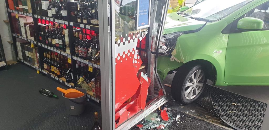 Watch Car Ploughs Into Christchurch Bottle Shop Otago Daily Times Online News