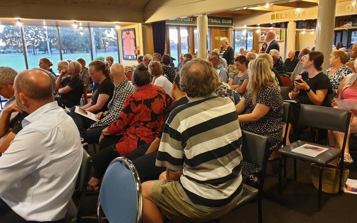 Residents meet over plan to store waste that smells 'like hell' | Star News