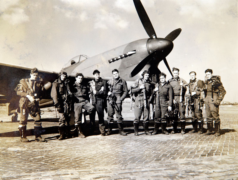 WWII. New Zealand fighter pilots from 486 Squadron, RNZAF. The NZ squadron was part of the RAF,...