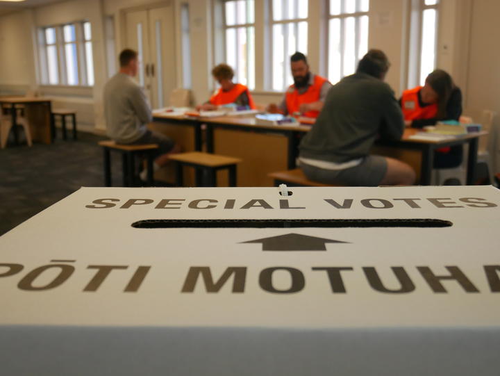 Prisoners at Christchurch Men's Prison being given voting papers by Electoral Commission staff....