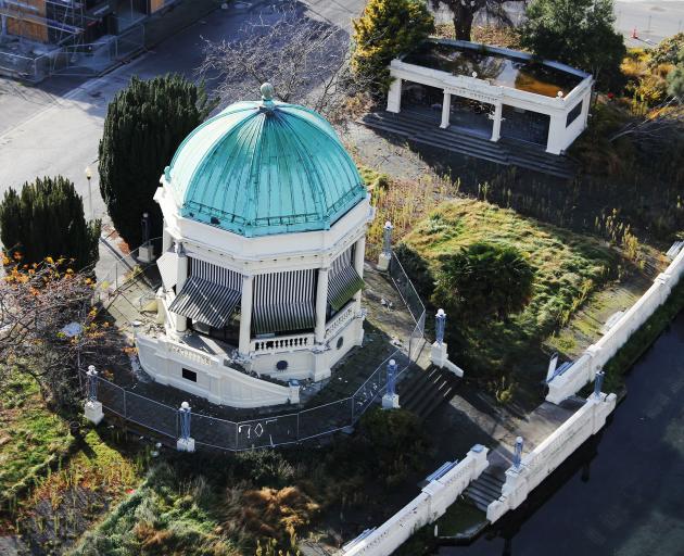 The quake-damaged rotunda in 2012. Photo: Geoff Sloan