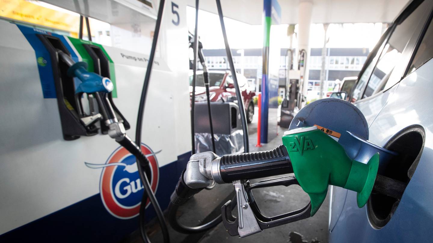 Gull has taken 15c a litre off its prices in a pre-Christmas special. Photo: Jason Oxenham / NZ...