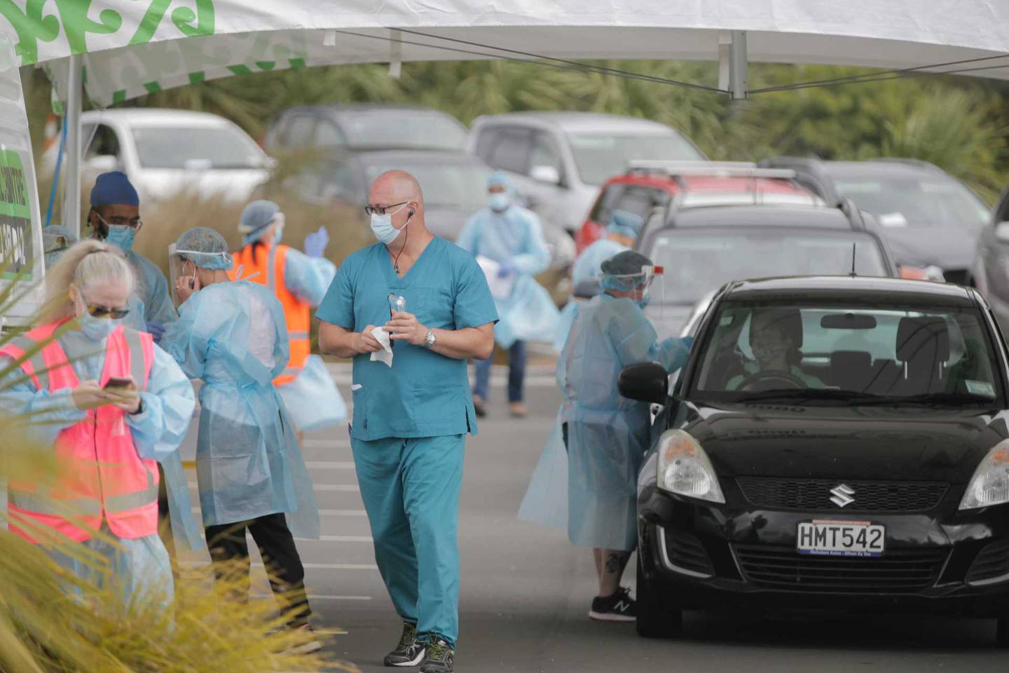 Lengthy queues formed at a Covid testing centre in North Harbour this morning. Photo / Alex Burton