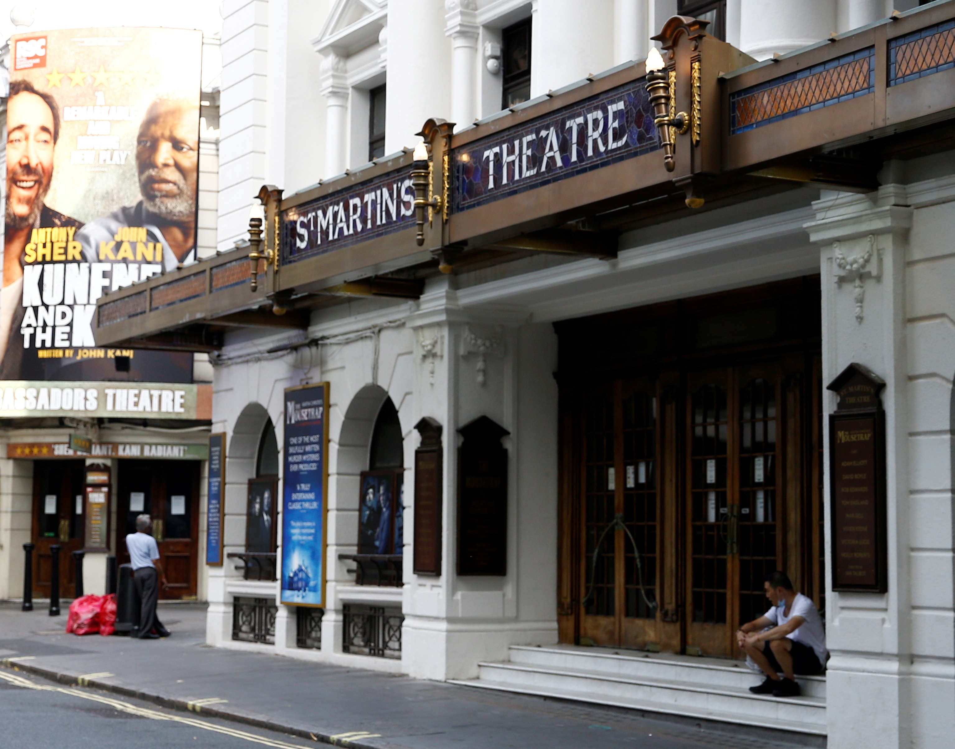 Theatres in britain. British Theatre.