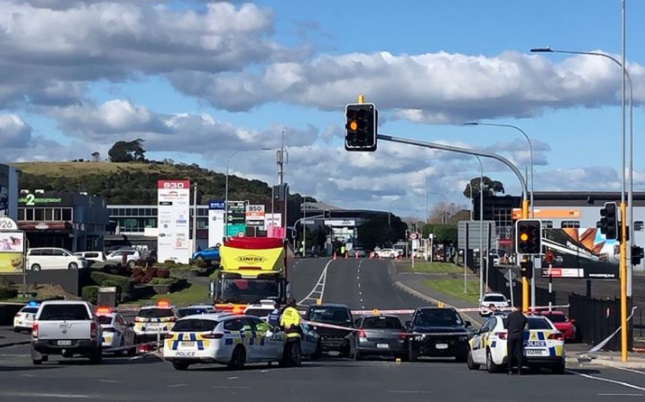 Police at the scene of the shooting in Auckland today. Photo: RNZ