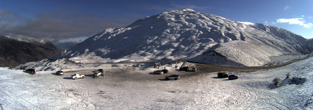 A wintry Crown Range on Sunday. Snow showers are forecast to affect the road tomorrow. Photo;...