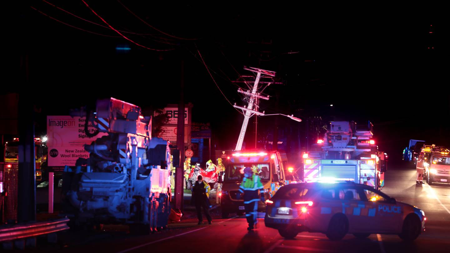 Emergency services at the scene overnight. Photo: NZ Herald 