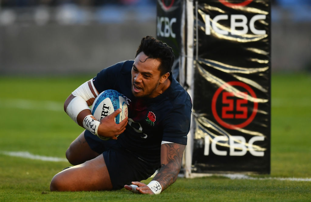 Denny Solomona scores a try for England against Argentina in their test in San Juan, Argentina in June 2017. Photo: Getty Images
