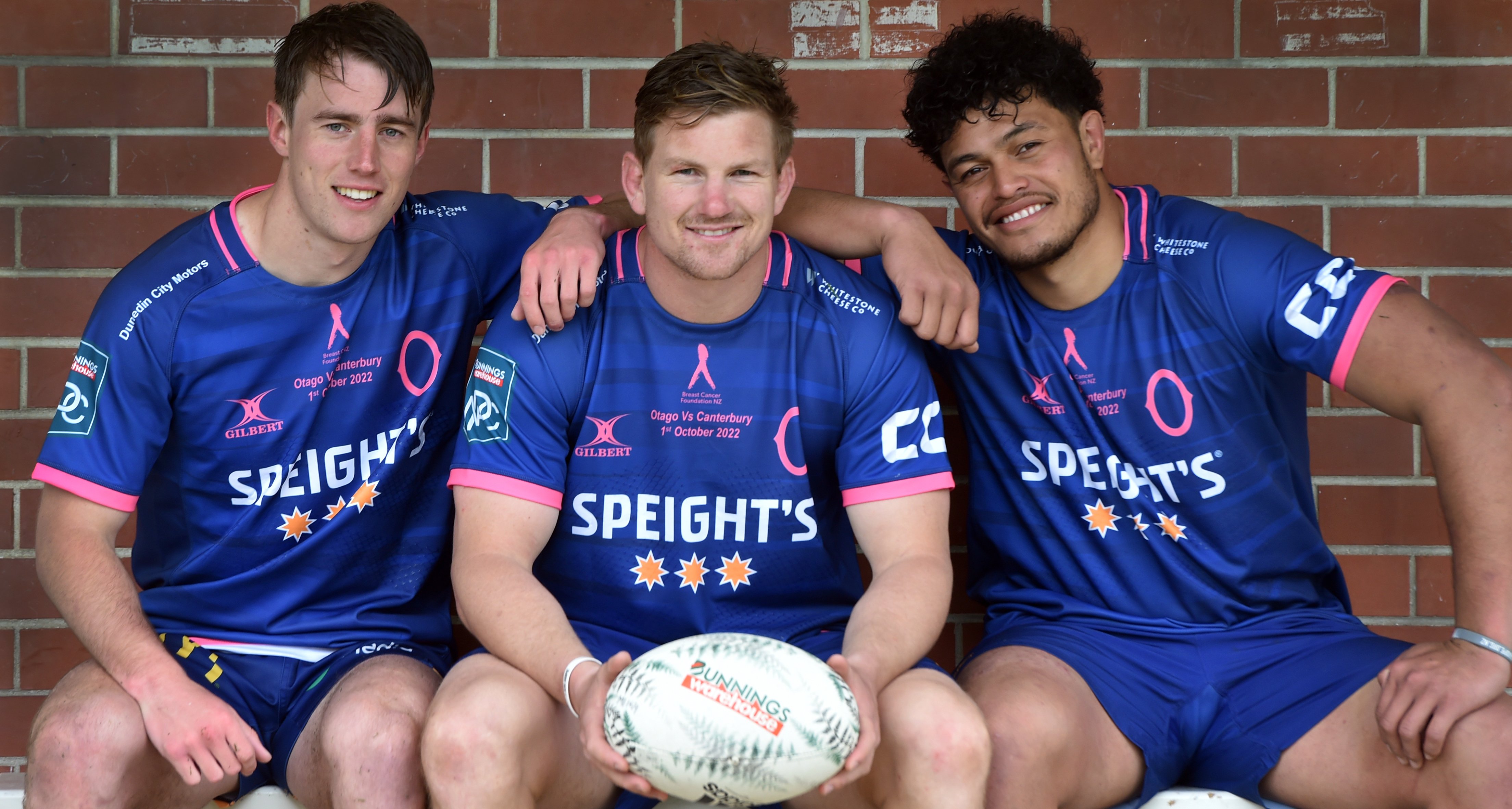 what-is-the-lump-in-the-back-of-rugby-players-shirts-bios-pics