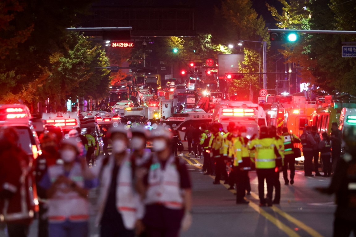 Rescue teams at the scene in Seoul. Photo: Reuters