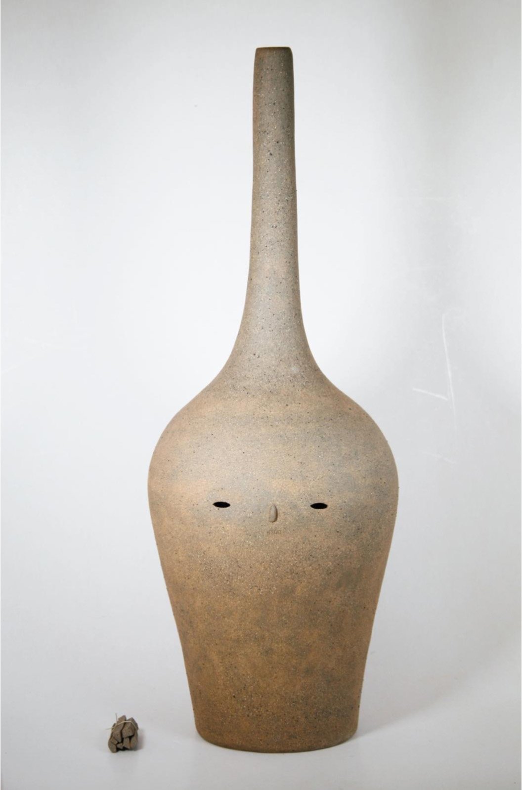 Big Long Neck (2022, ceramic), by Kate Fitzharris.