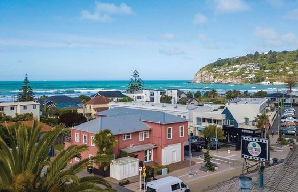 The landmark Sunleigh Flats/Ali Barber building in Sumner will be demolished. Photo: Supplied