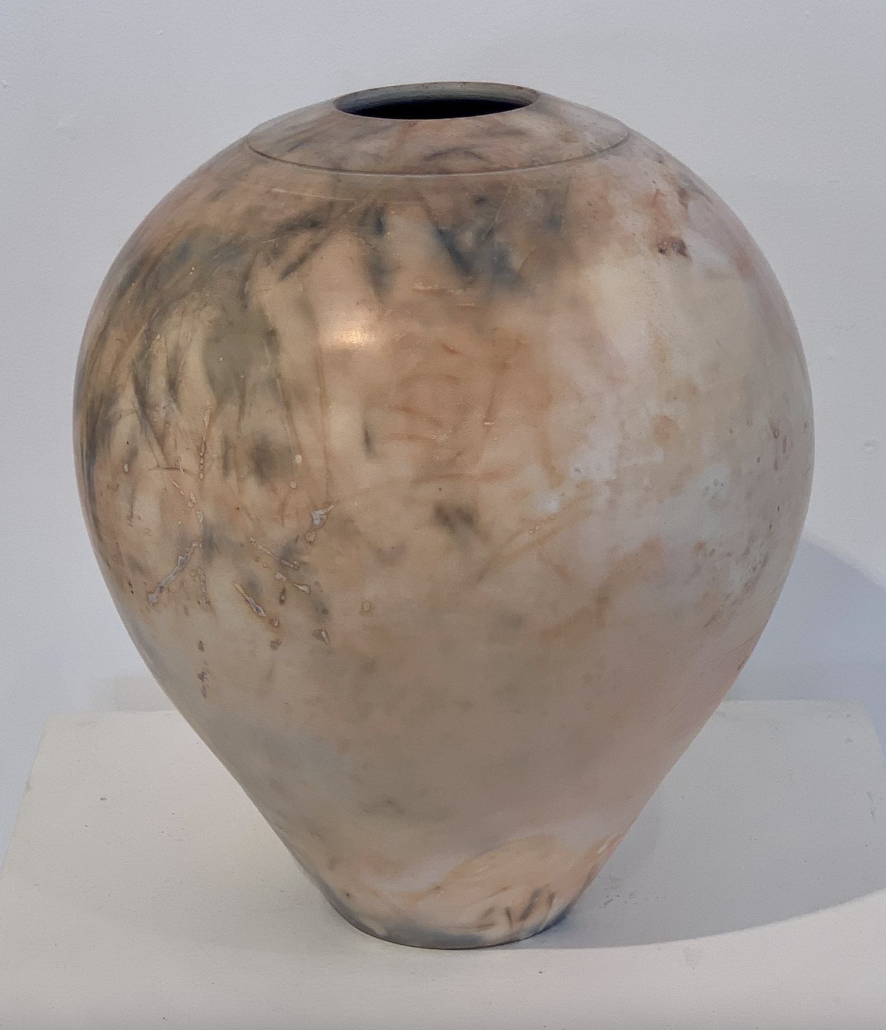 Burnished Unglazed Annulus Vase Form, by Robert Franklin. Photo: L Elliott