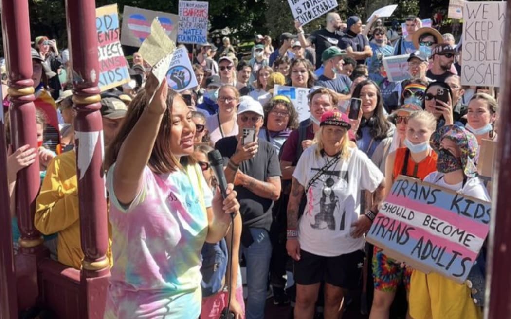 Green Party co-leader Marama Davidson speaking at today's counter-protest against Posie Parker at Albert Park in Auckland. Photo: Instagram / Missgeenax