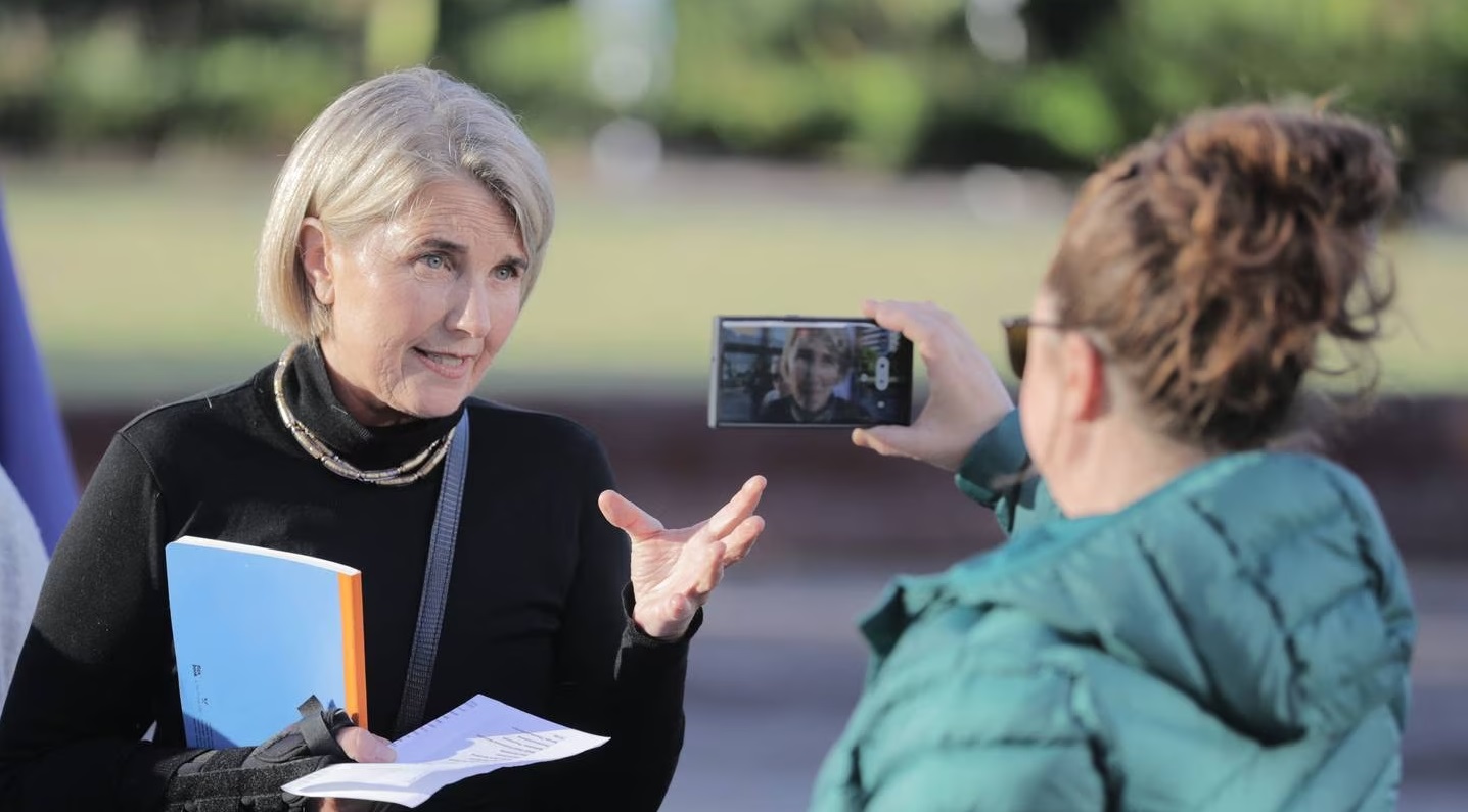 Former broadcaster Liz Gunn (L) at Auckland's Manukau District Court ahead of today’s appearance....