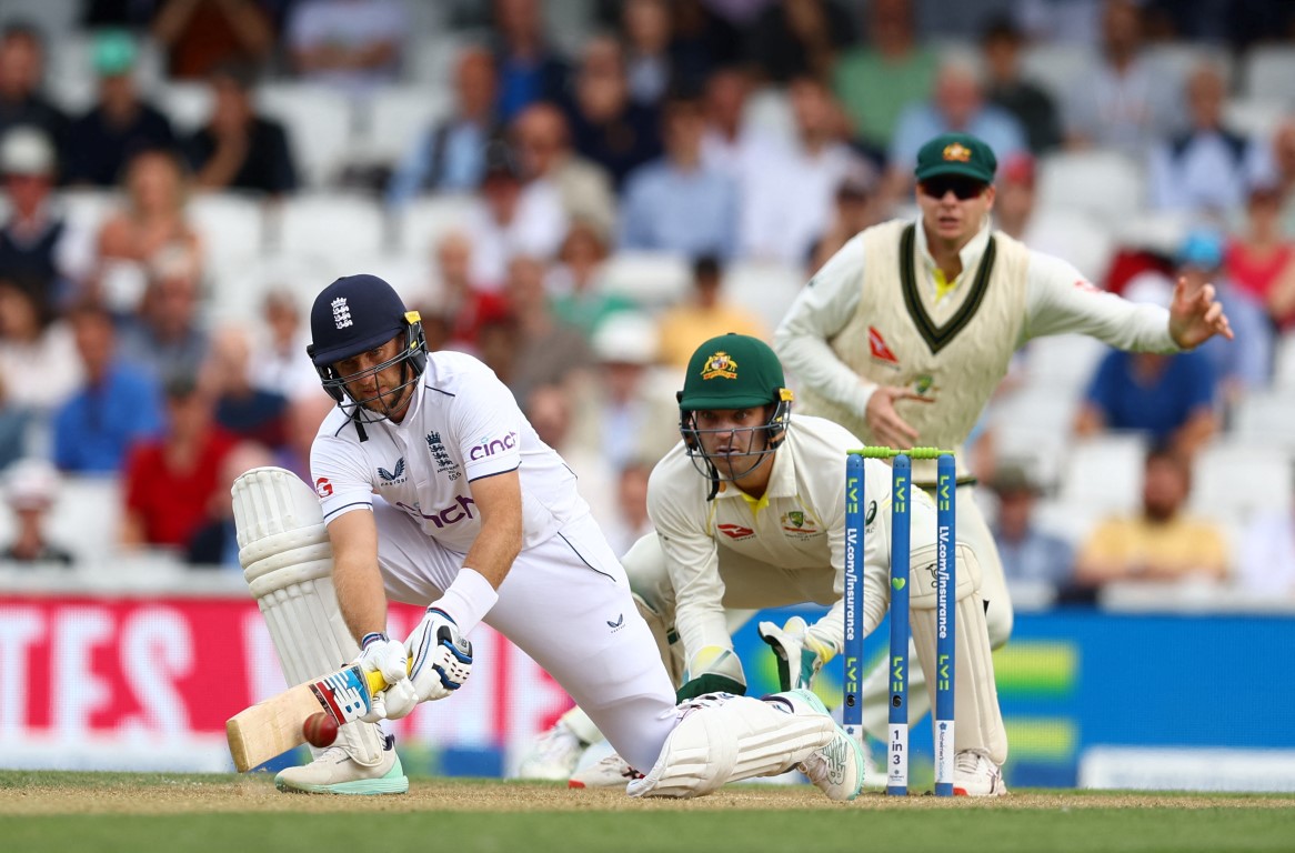 Joe Root top-scored for England with 91 on day three against Australia. Photo: Reuters
