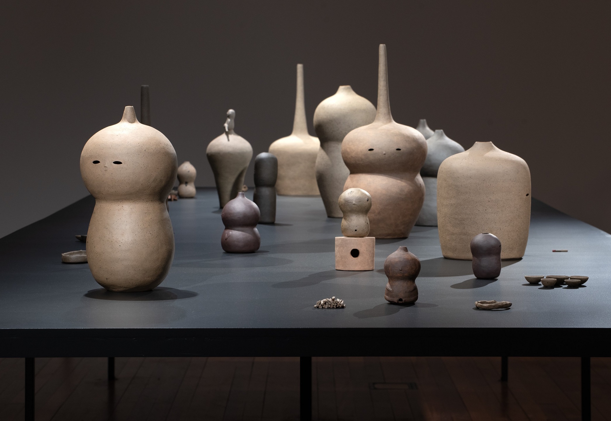 Looking at things as a whole (2023), by Kate Fitzharris (installation view). Ceramic. Photos:...