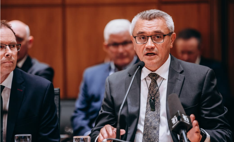 RNZ chief executive Paul Thompson (left) and board chairperson Dr Jim Mather. Photo: RNZ 