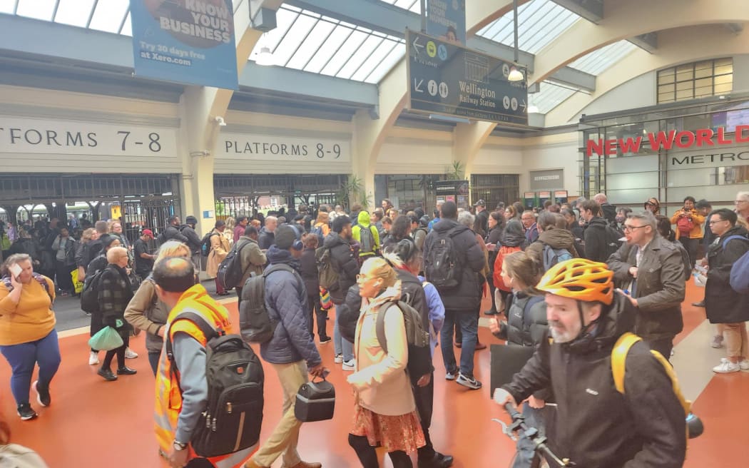 Commuters at Wellington Railway Station on Wednesday evening. Photo: RNZ 