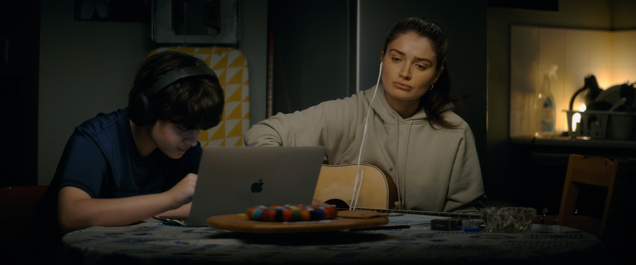 Eve Hewson and Oren Kinlan.