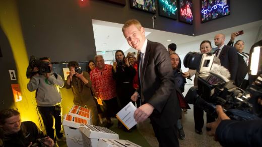 Labour leader Chris Hipkins casting his vote at the Mangere Arts Centre. Photo: Jason Oxenham