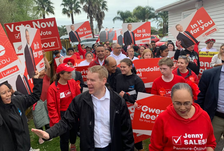 Labour leader Chris Hipkins campaigning in South Auckland on Saturday. Photo: NZ Herald 
