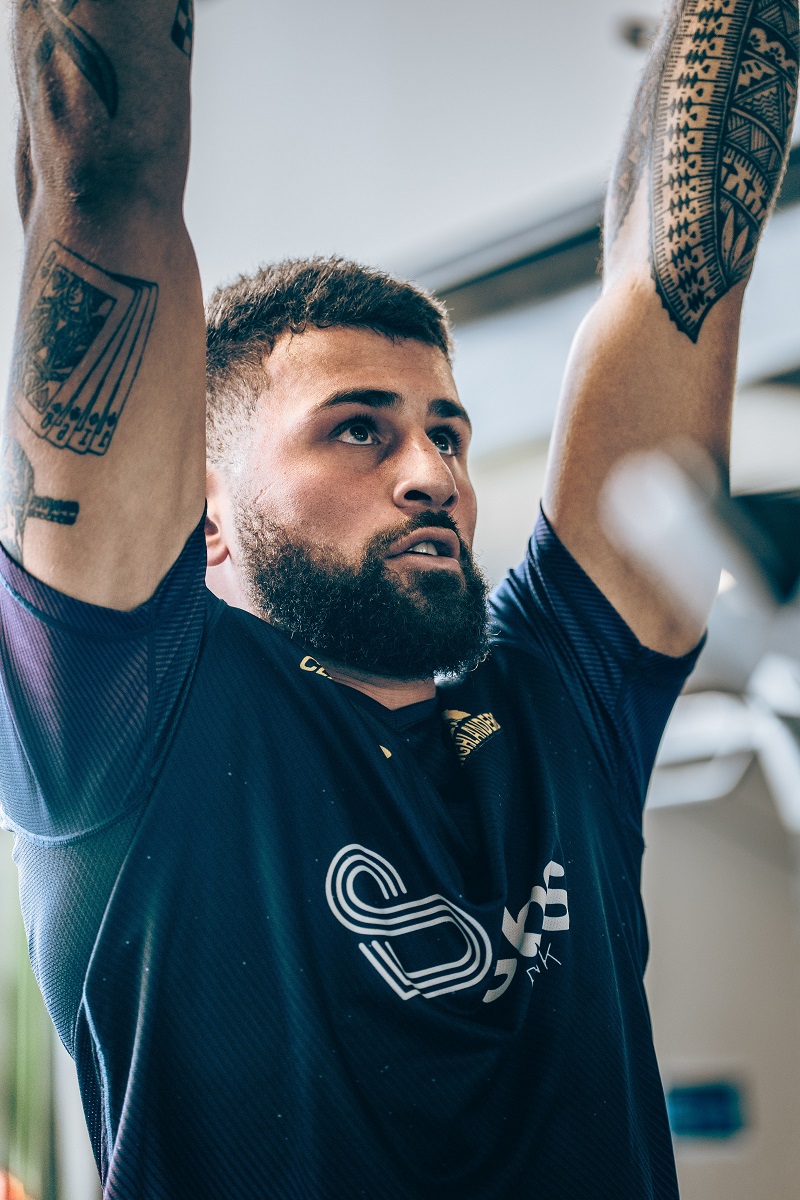 Highlanders fullback Jacob Ratumaitavuki-Kneepkens works out at the team gym. PHOTO: HIGHLANDERS