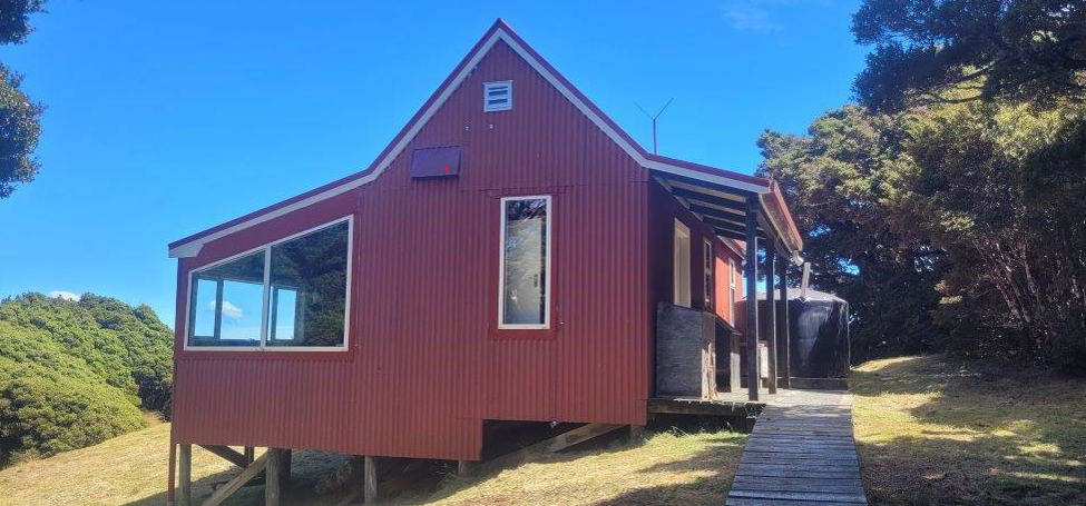 The restoration of Kirwans Hut took more than 200 hours of labour. 