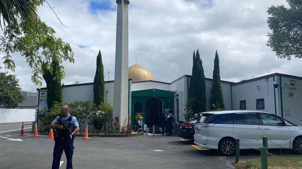 Police are stationed at Christchurch mosques after a phone threat. Photo: NZ Herald